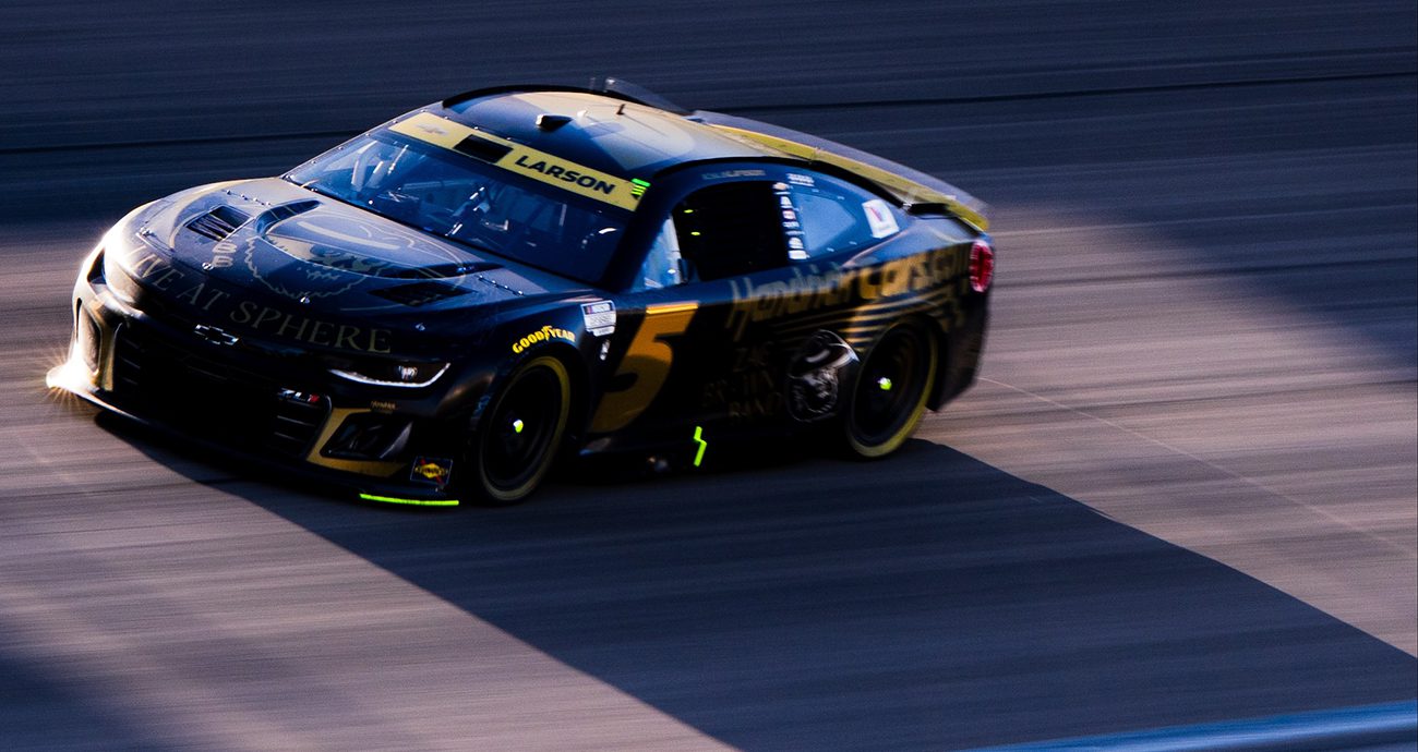 Kyle Larson Racing 2 Kyle’s in control: Larson dominates Stage 2 at Las Vegas | NASCAR