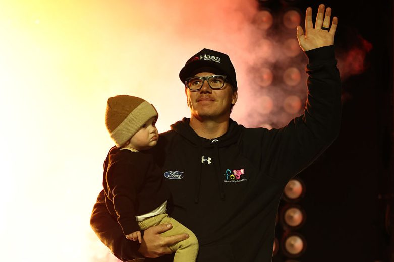 Sheldon Creed waves to fans at Martinsville.