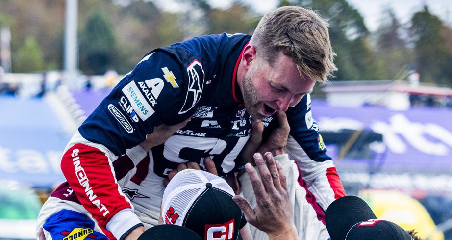 William Byron celebrates with his No. 24 crew.
