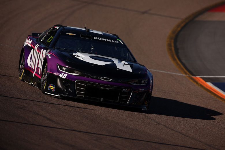 Alex Bowman drives at Phoenix.