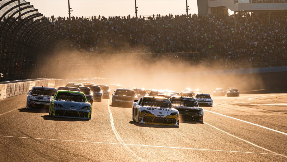A general view of racing at Phoenix.