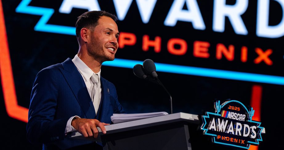 kyle larson give his speech during the nascar awards ceremony in scottsdale, arizona