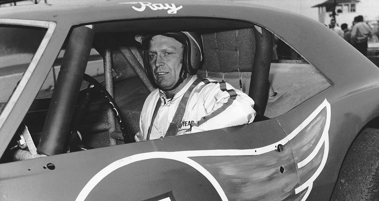 Ray Hendrick in the Jack Tant and Clayton Mitchell-owned Modified Camaro