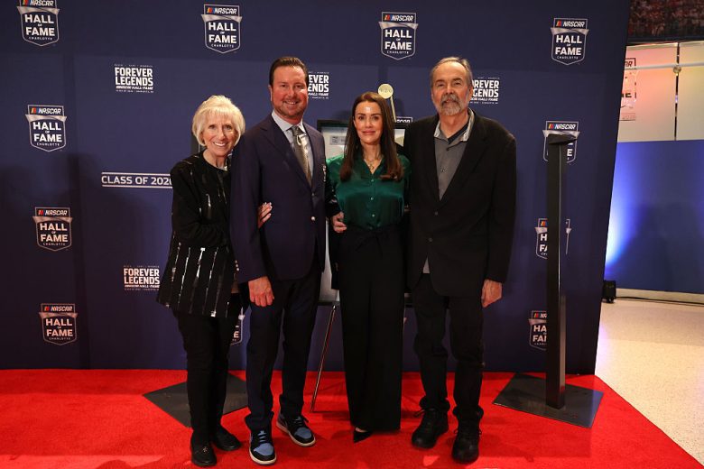 Kurt Busch and his parents pose for a photo.