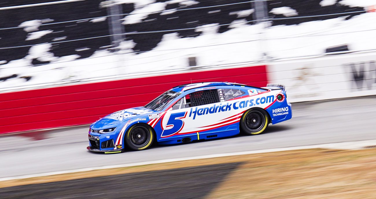 Kyle Larson speeds to pole for 2026 Cook Out Clash at Bowman Gray