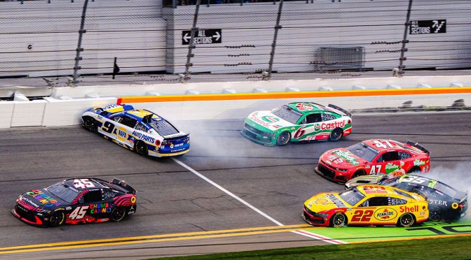Featured Image for Weight of Daytona 500 heartbreak falls on Elliott, Keselowski again in final-lap chaos