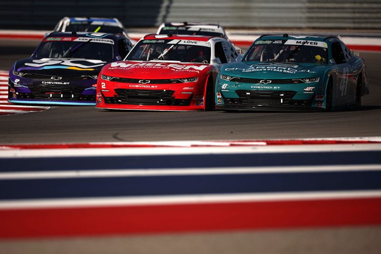 A general view of racing at COTA.