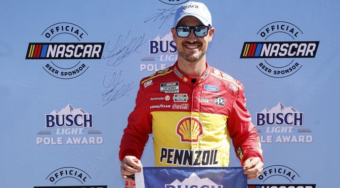 Featured Image for Joey Logano snags Busch Light Pole Award for Phoenix Cup race