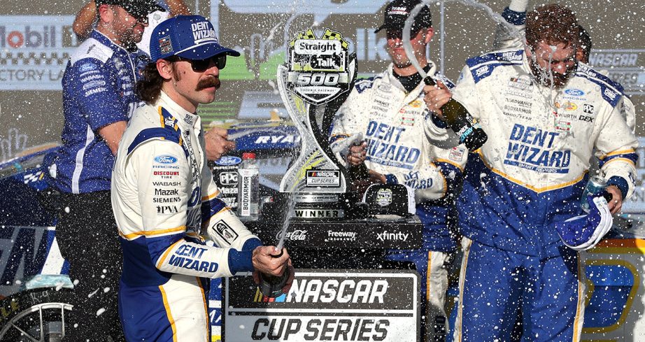 ryan blaney wins at phoenix