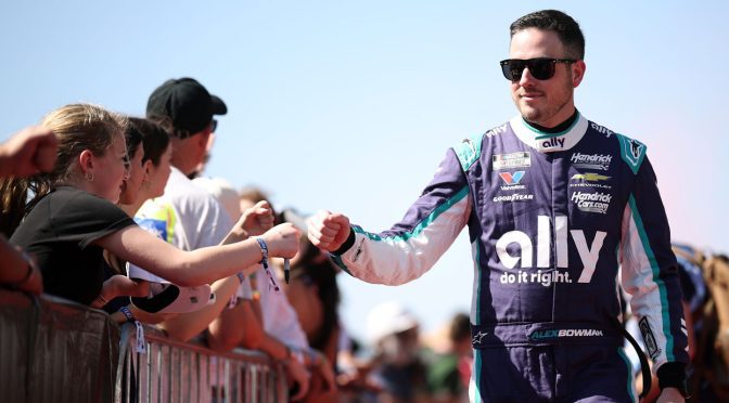 Featured image for Alex Bowman cleared for Cup Series return at Bristol
