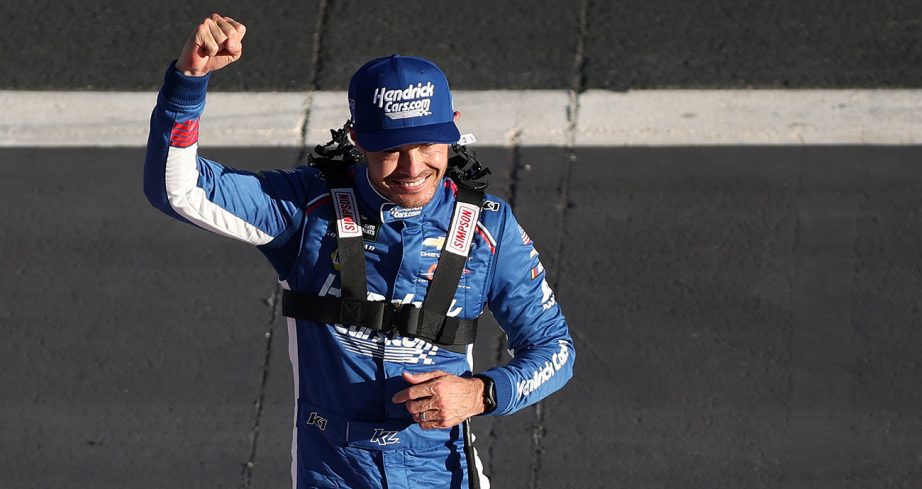 kyle larson wins las vegas