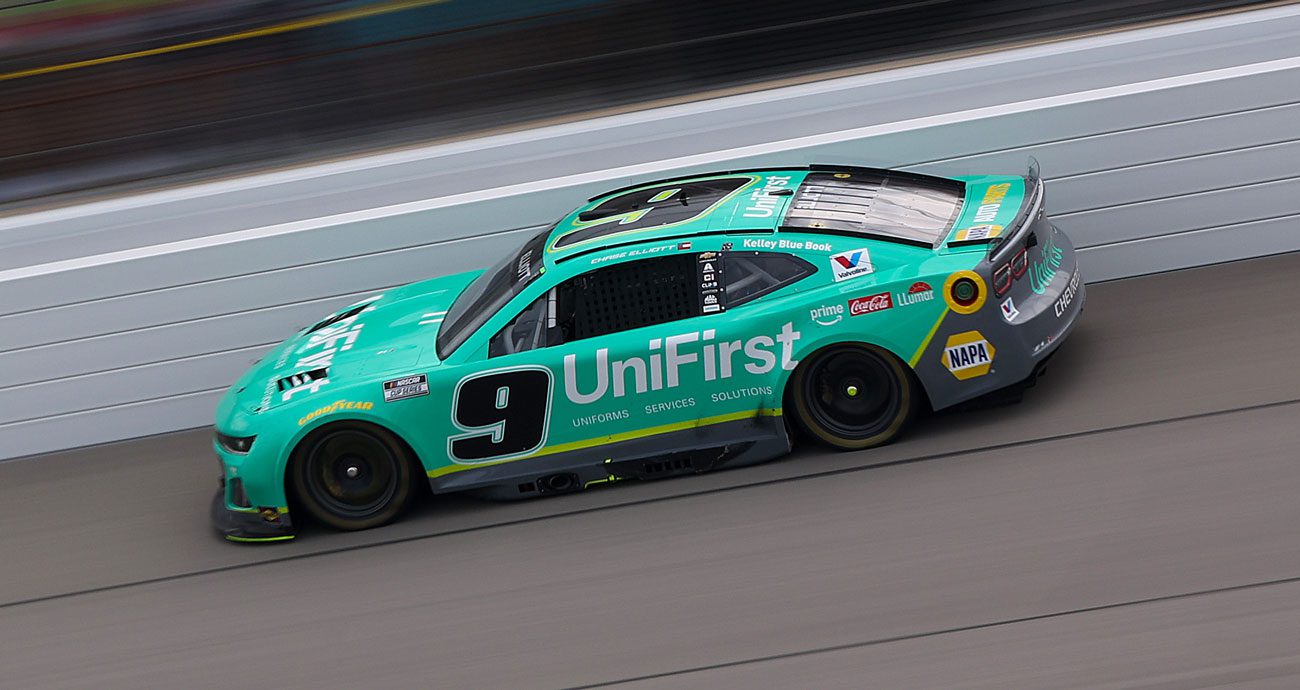 Three teams fail pre-race Cup Series inspection twice at Darlington; car chiefs ejected