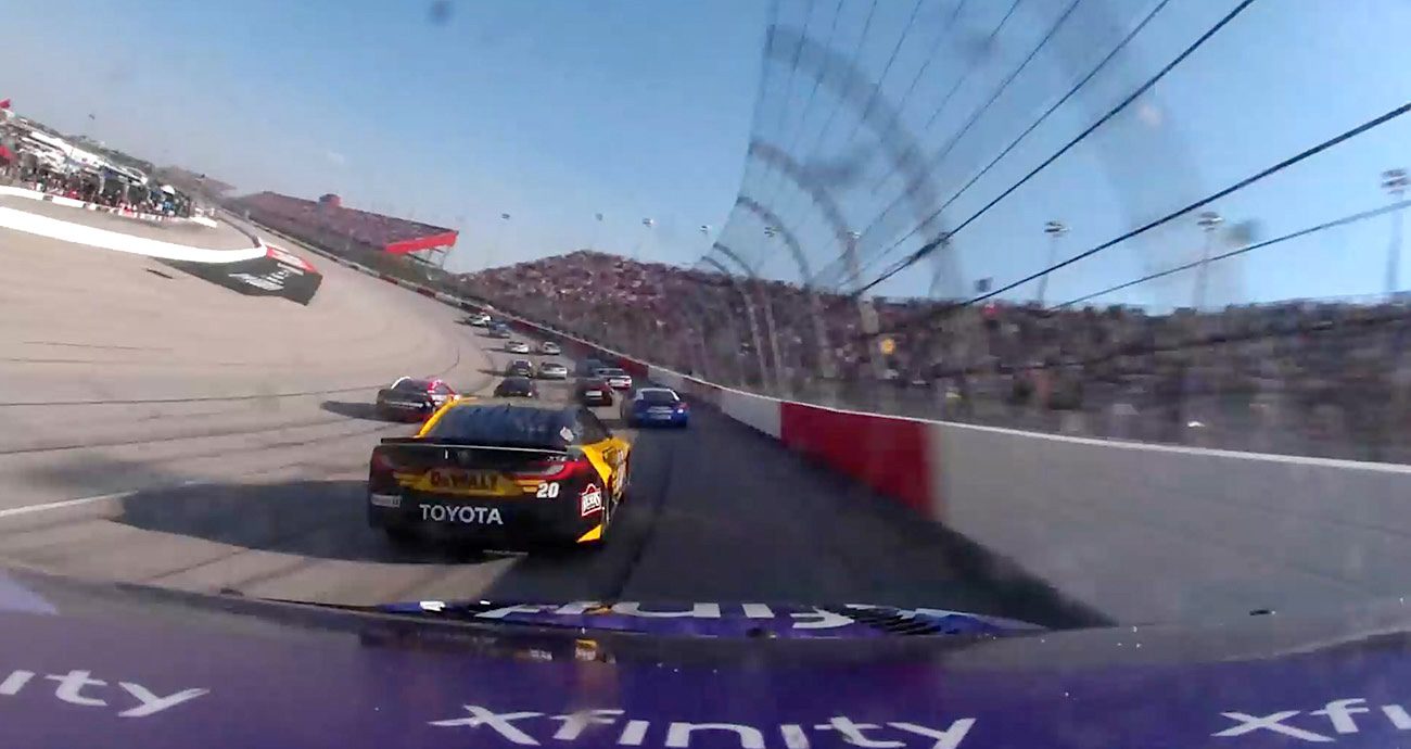 In-car: Reddick charges on restart at Darlington