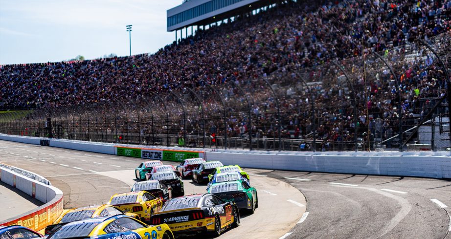 cup series green flag martinsville