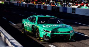 Chase Elliott's No. 9 Chevrolet makes its Turn 1 entry at Martinsville Speedway