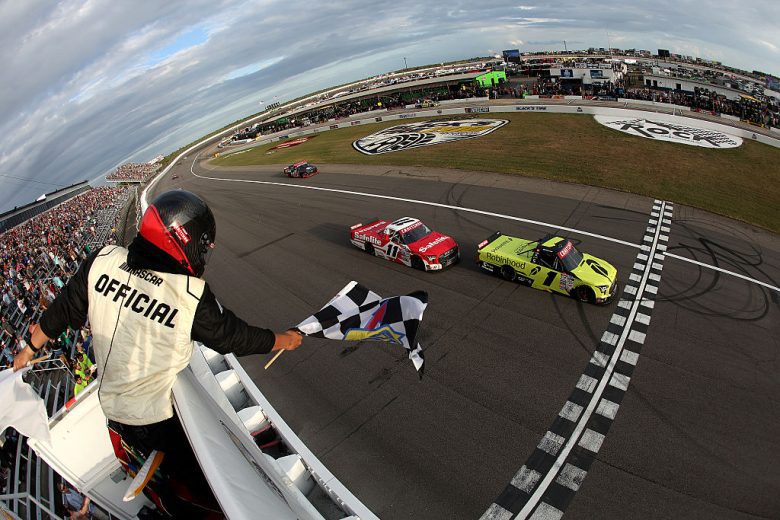 Corey Heim holds off Kaden Honeycutt at Rockingham.