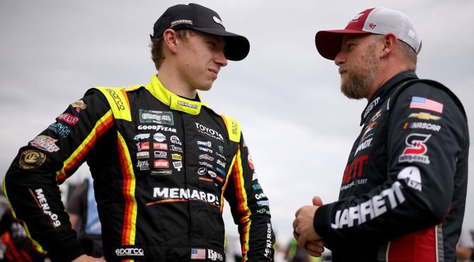Featured image for Brandon Jones, Justin Allgaier leave as Rockingham runners-up to Sawalich