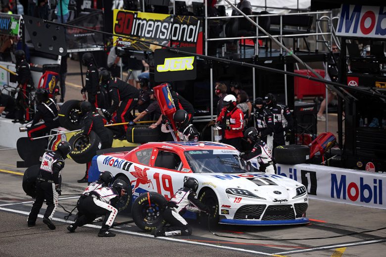 Brent Crews pits at Rockingham.