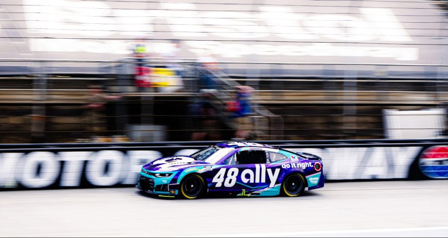 Alex Bowman drives at Bristol.