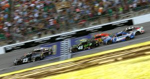 nascar cup series races at kansas