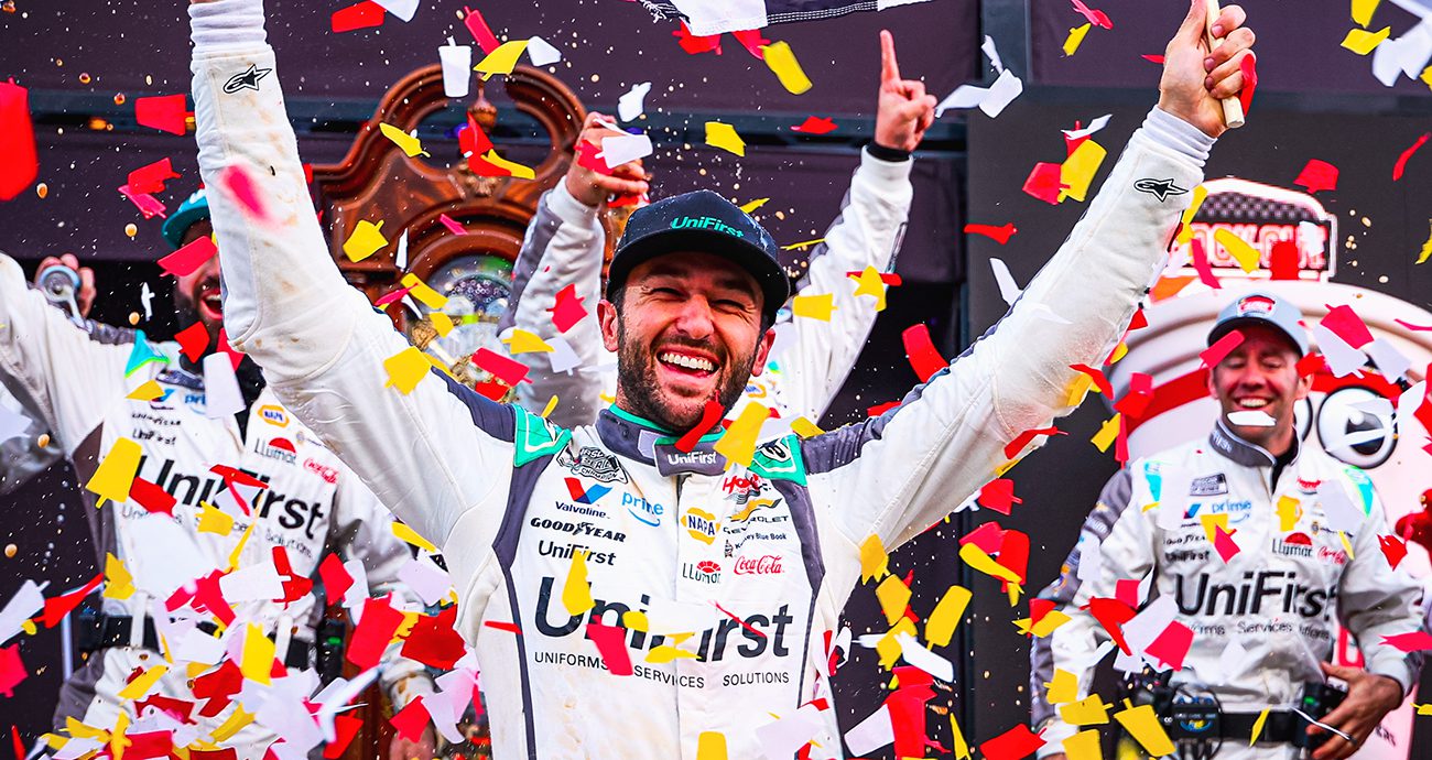 chase elliott wins at martinsville