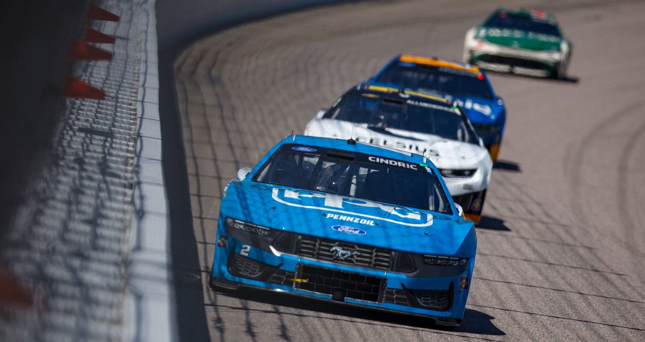 Austin Cindric drives the No. 2 Team Penske Ford at Kansas Speedway.