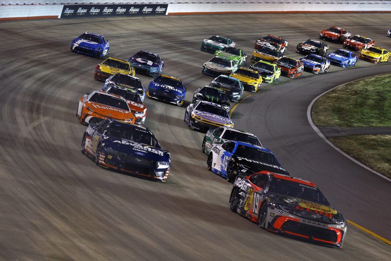 Chase Briscoe leads race restart.
