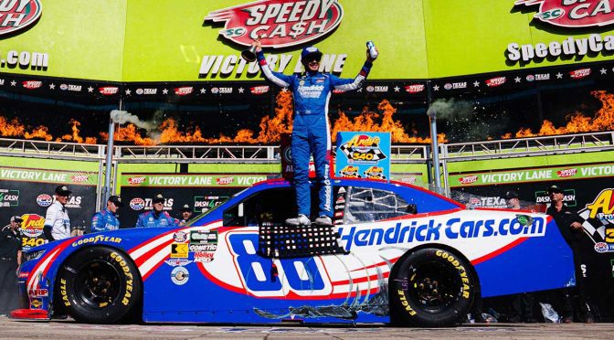 Featured Image for Kyle Larson leaps to O’Reilly Series win at Texas; Dash 4 Cash prize to Crews