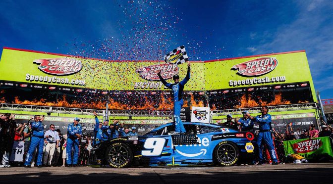 Featured image for Analysis: As other contenders crumble, Chase Elliott savors his Texas turnabout