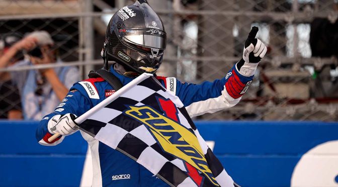Featured Image for Kyle Busch holds off Majeski, powers to Craftsman Truck Series win at Dover