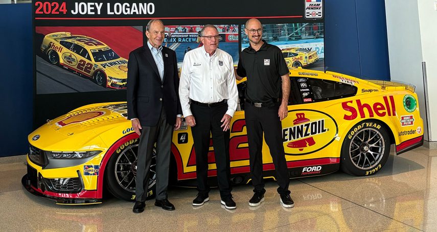 NASCAR Thunder 2003 main image 1