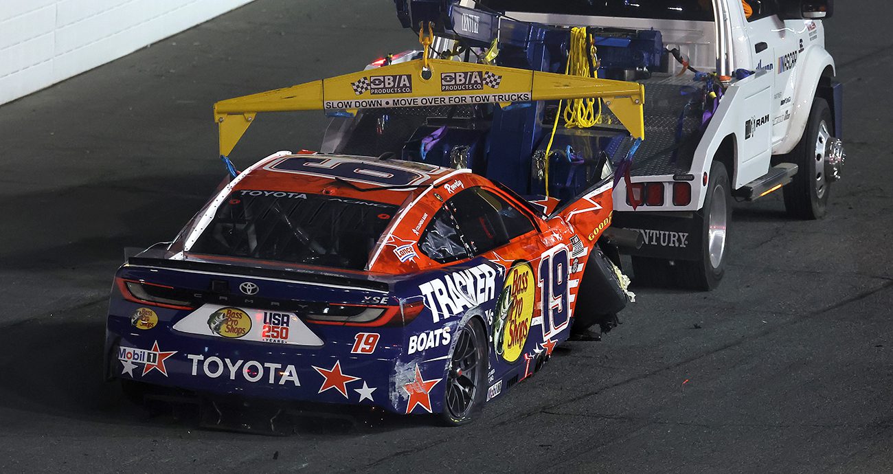 chase briscoe crashes at charlotte