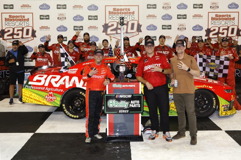 The entire No. 7 celebrates in Victory Lane.