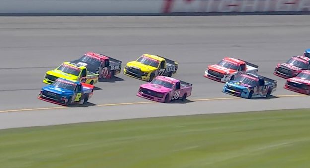 Majeski and Bell battle for lead as Hemric scrapes wall