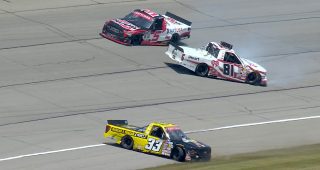 Promo Image for Muniz, Wright spin early after Michigan contact
