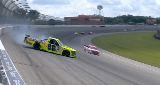 Promo Image for Late-race spin: Majeski crashes in Turn 2