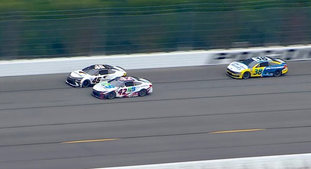 Reddick, Nemechek battle side-by-side on Stage 2 restart