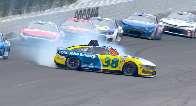 Zane Smith crashes after battling Hamlin