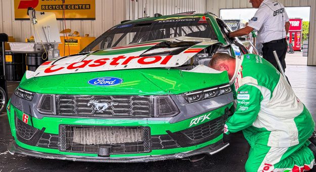 Multiple Chase hopefuls caught up in Stage 2 wreck at Pocono