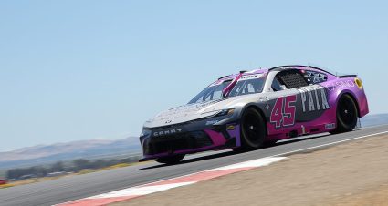 Reddick falls multiple laps down at Sonoma, finishing last and losing points lead