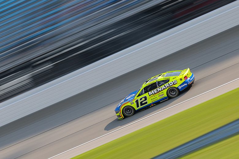 Ryan Blaney drives at Chicagoland.