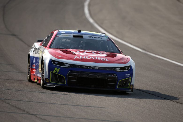 William Byron drives at Chicagoland.