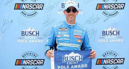 Denny Hamlin claims Busch Light pole at Chicagoland