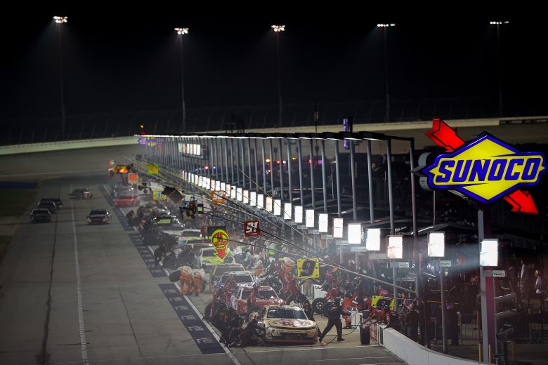 General view of a lot of pit stops.