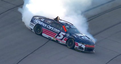 See how Kyle Larson lost control in Turn 4 at Chicagoland