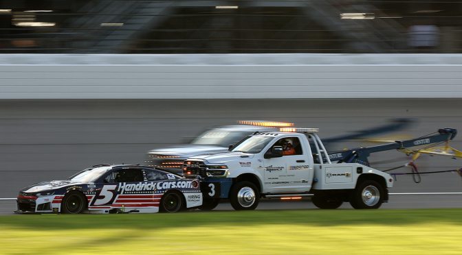 Featured Image for Larson spins from third at Chicagoland, falls multiple laps down