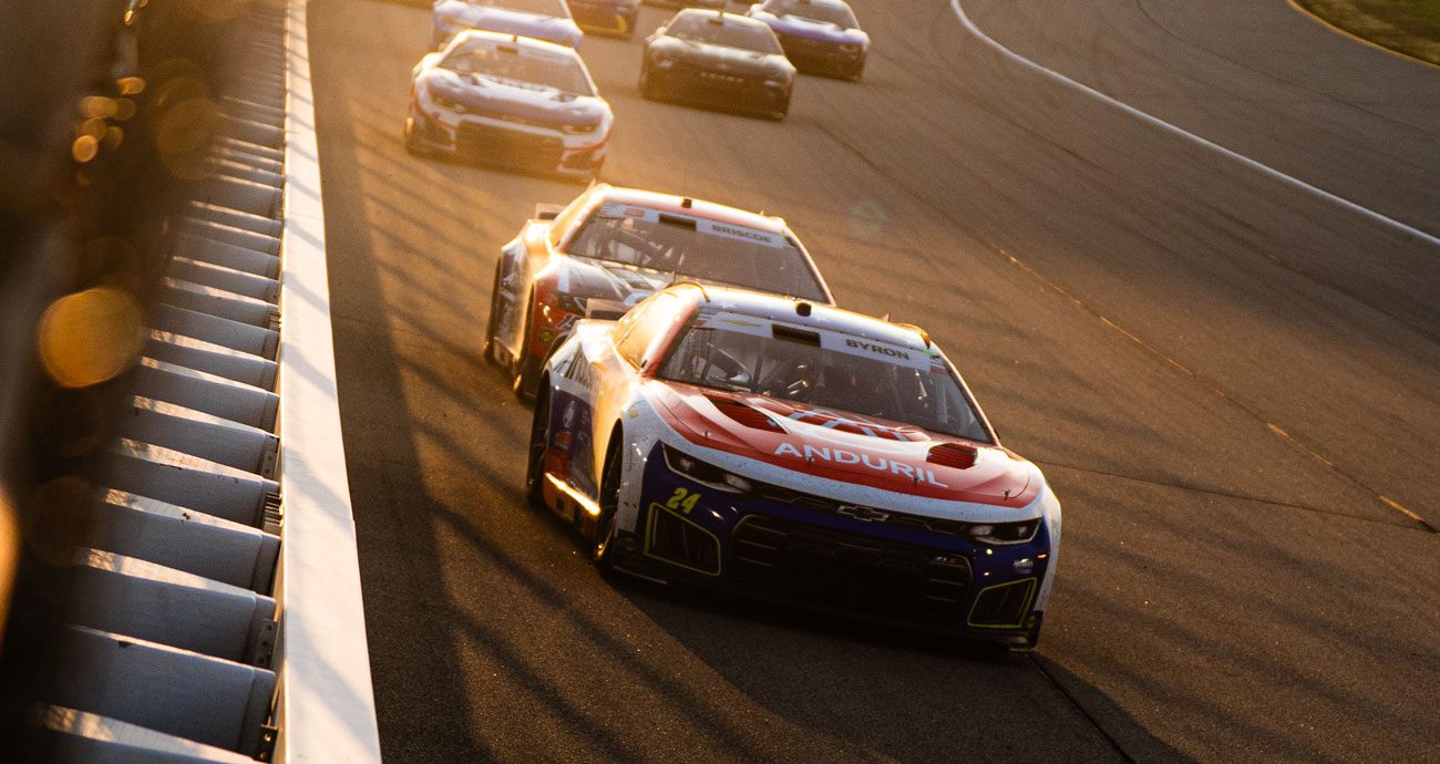 William Byron and Chase Briscoe race at Chicagoland.