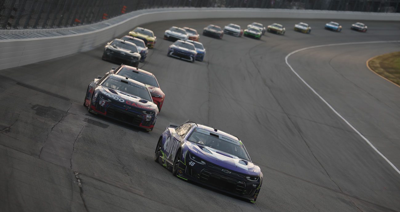 Alex Bowman races at Chicagoland in the NASCAR Cup Series.