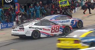 Larson, Zilisch collide hard on pit road