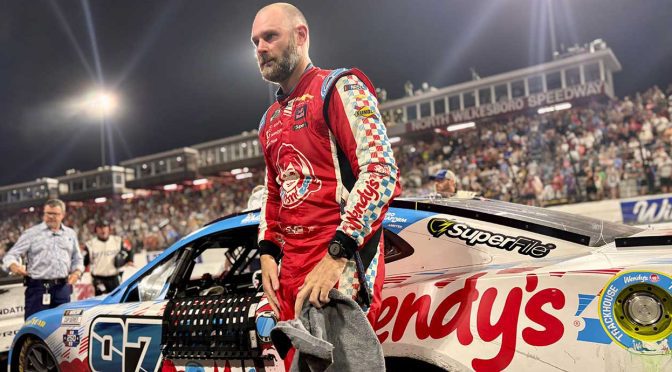 Shane van Gisbergen savors top-five effort, makes short-track strides at North Wilkesboro